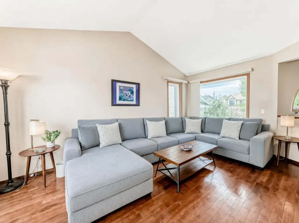 118 Sandpiper Way NW Calgary AB T3K 3P5