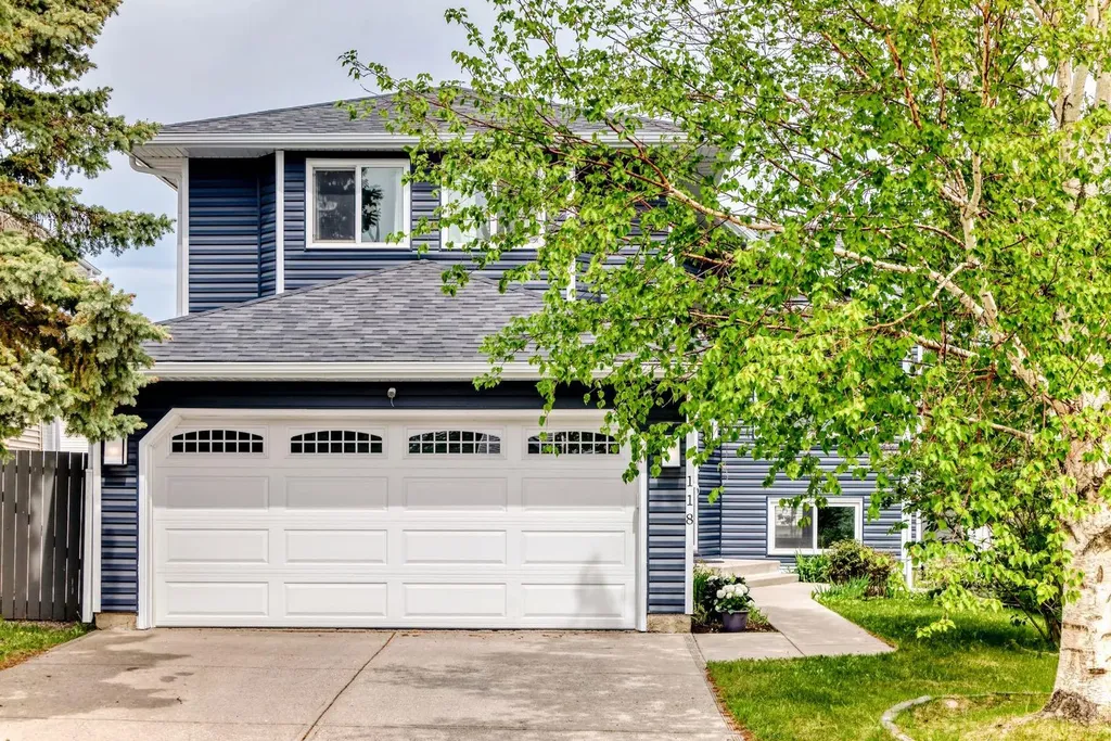 118 Sandpiper Way NW Calgary AB T3K 3P5