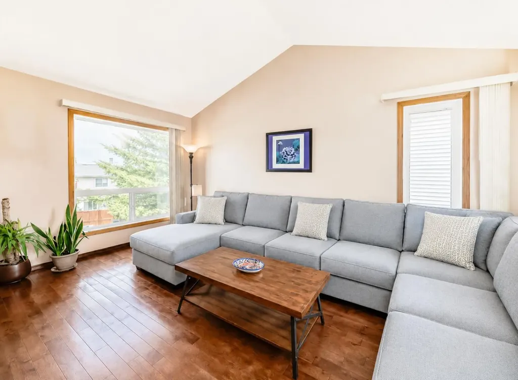 118 Sandpiper Way NW Calgary AB T3K 3P5