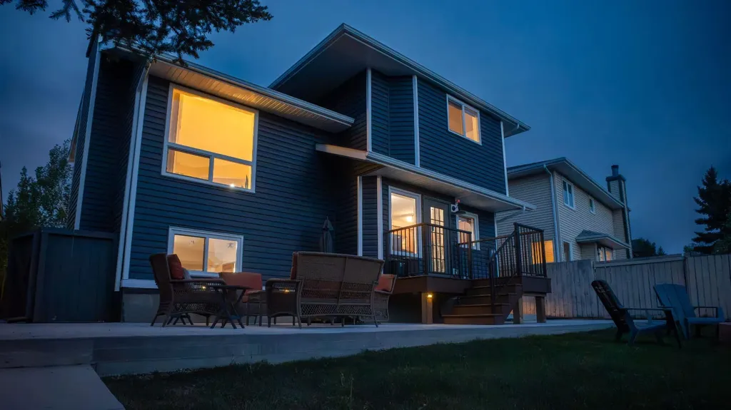 118 Sandpiper Way NW Calgary AB T3K 3P5