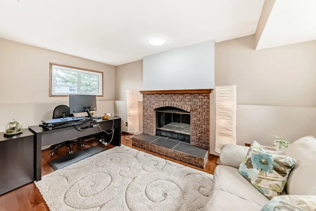 118 Sandpiper Way NW Calgary AB T3K 3P5