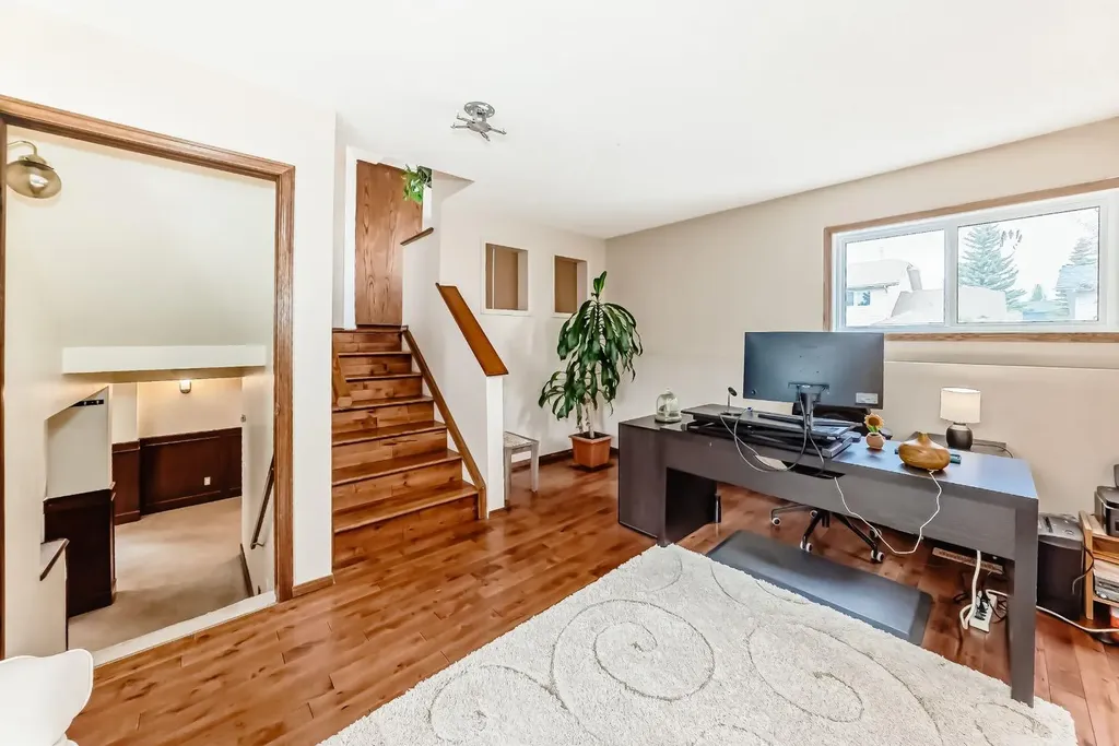 118 Sandpiper Way NW Calgary AB T3K 3P5