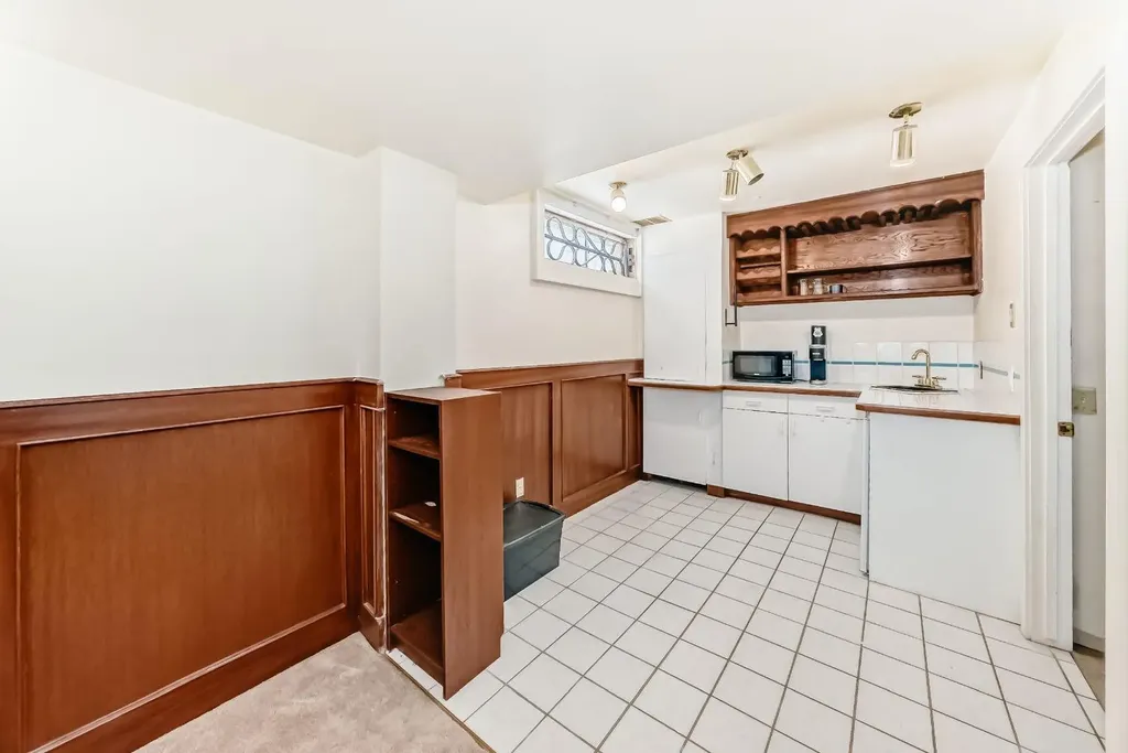 118 Sandpiper Way NW Calgary AB T3K 3P5