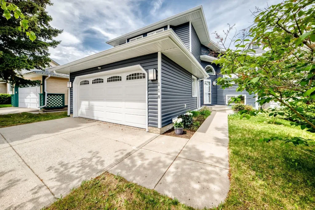 118 Sandpiper Way NW Calgary AB T3K 3P5