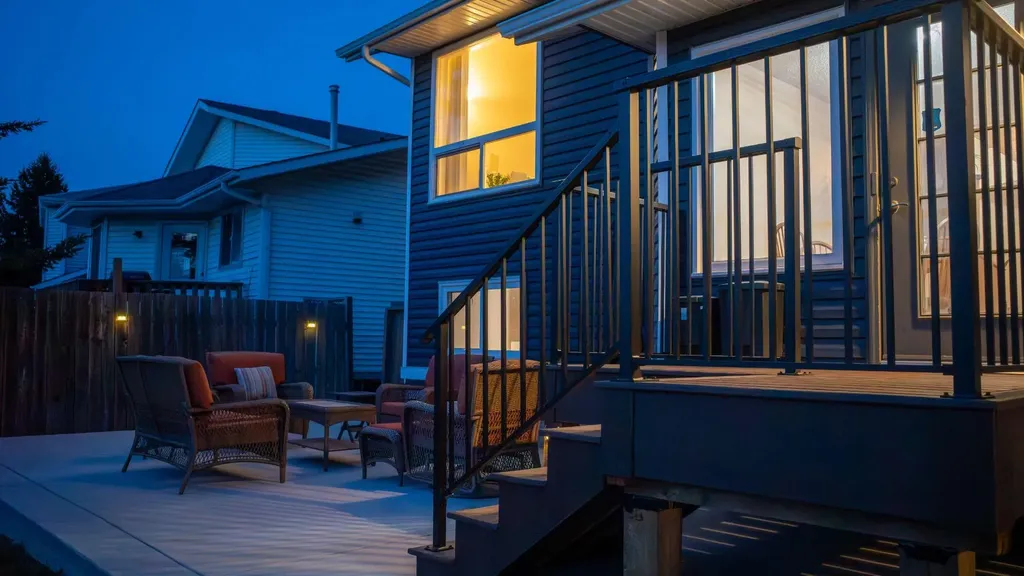 118 Sandpiper Way NW Calgary AB T3K 3P5