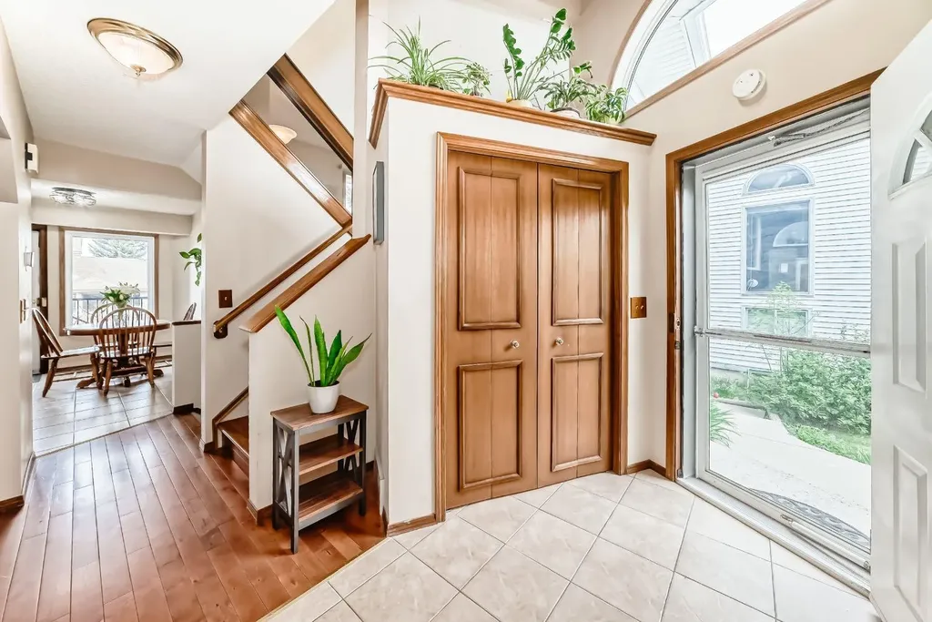 118 Sandpiper Way NW Calgary AB T3K 3P5