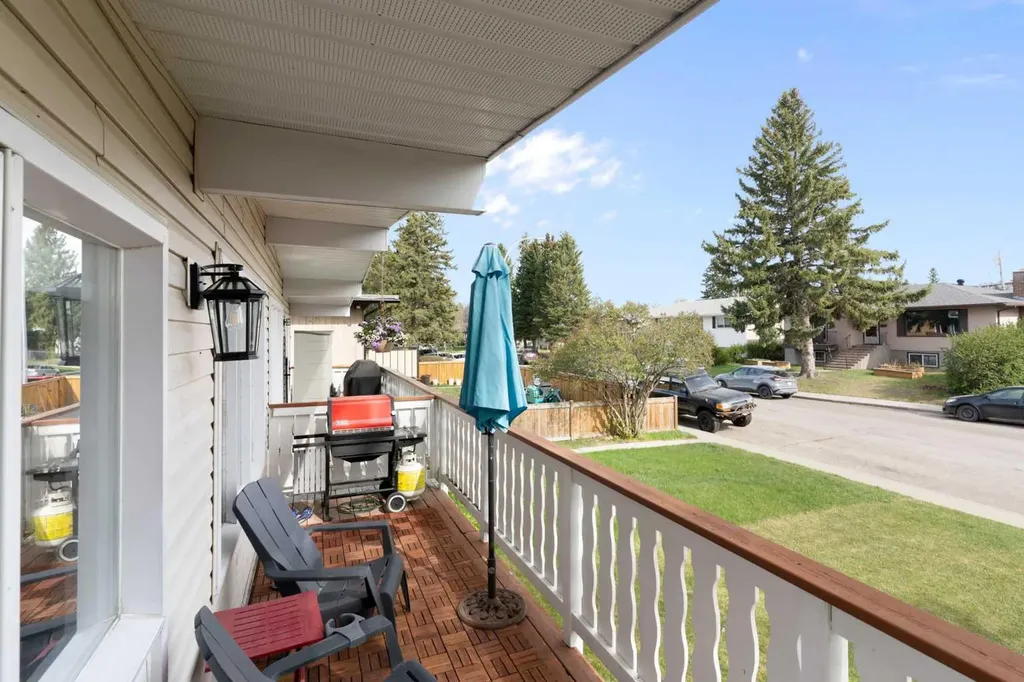 7612 35 Avenue NW Calgary AB T3B 1T5