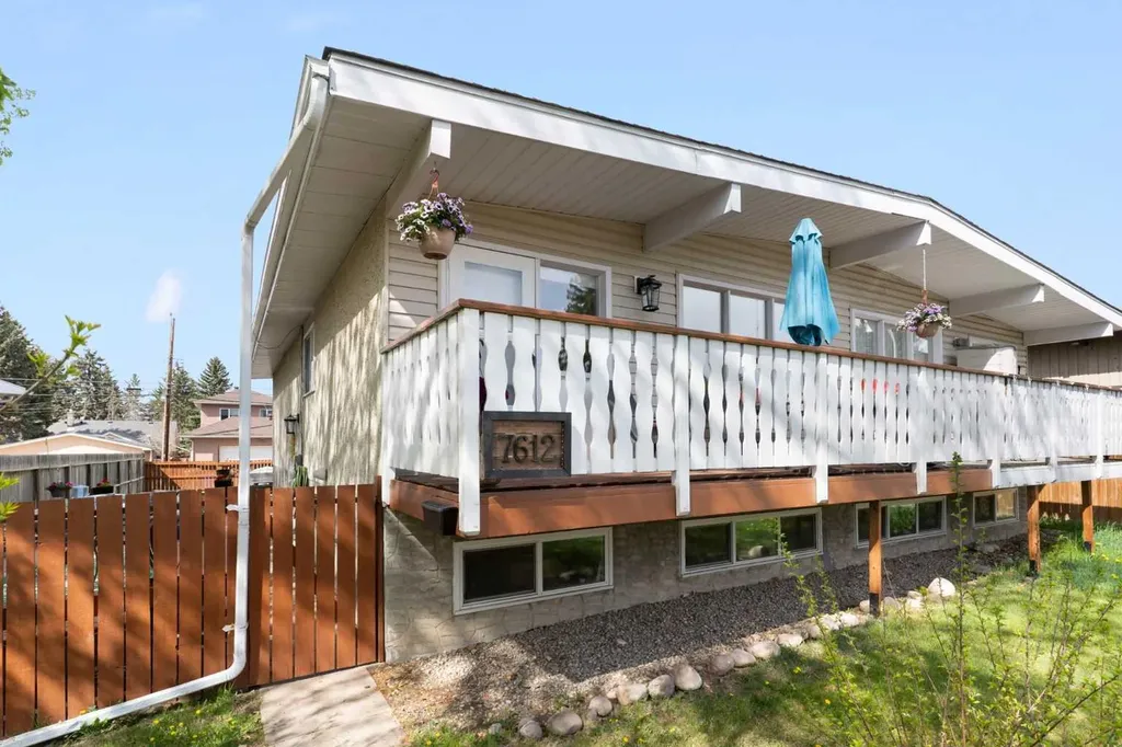7612 35 Avenue NW Calgary AB T3B 1T5