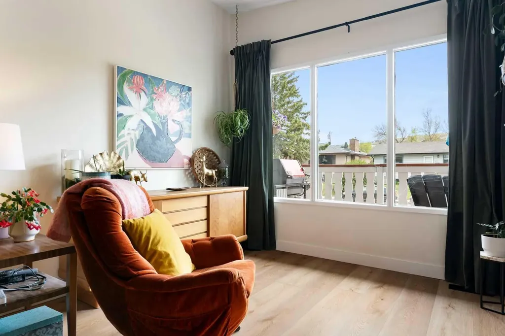 7612 35 Avenue NW Calgary AB T3B 1T5
