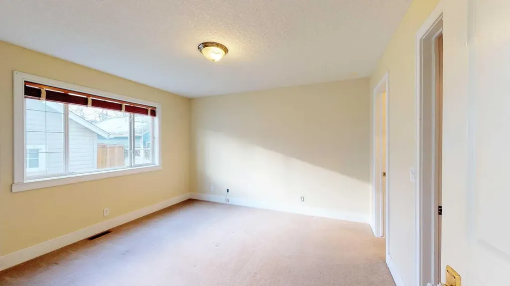 215 10 Avenue NE Calgary AB T2E 0X1