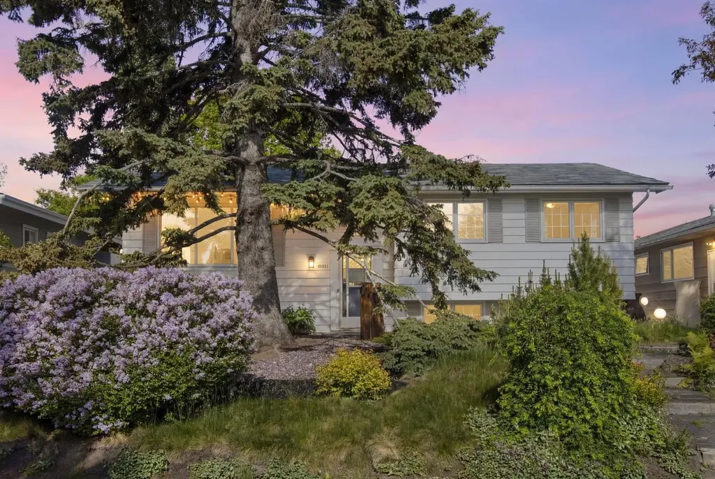 10811 Maplecrest Road SE Calgary AB T2J1Y1