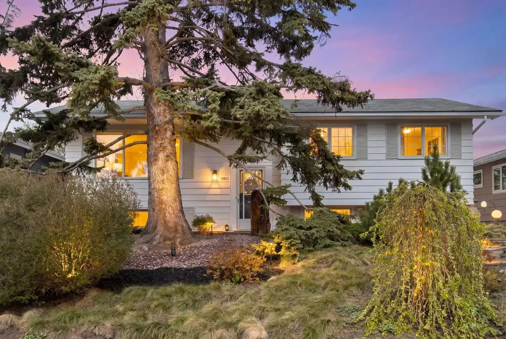 10811 Maplecrest Road SE Calgary AB T2J1Y1
