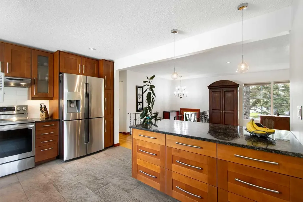 10811 Maplecrest Road SE Calgary AB T2J1Y1
