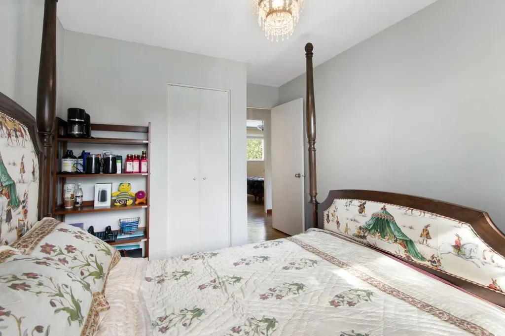 10811 Maplecrest Road SE Calgary AB T2J1Y1