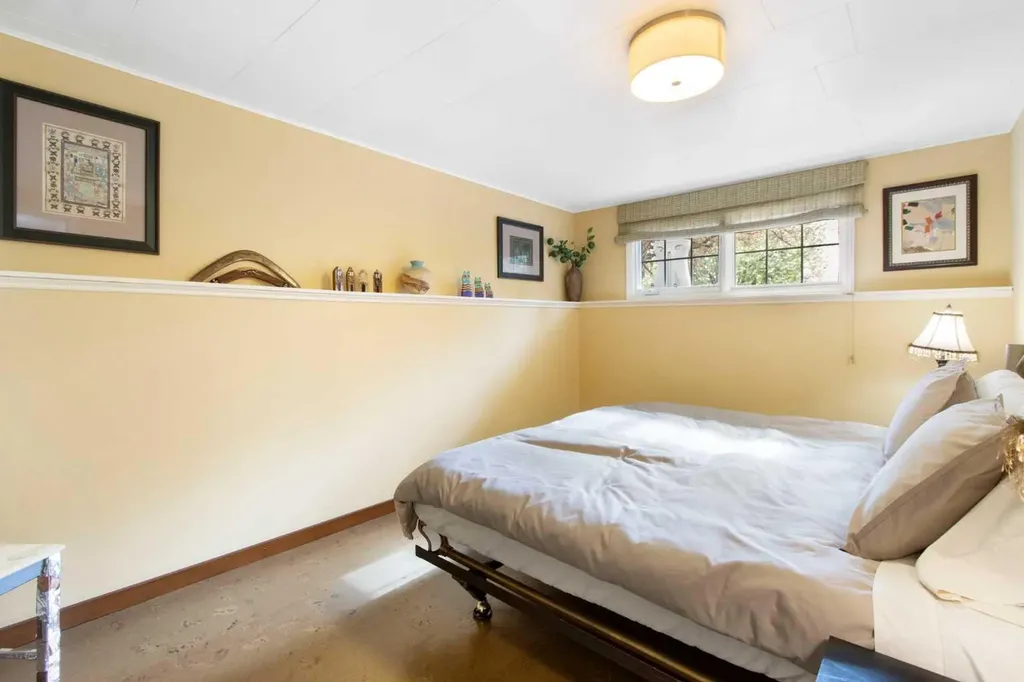 10811 Maplecrest Road SE Calgary AB T2J1Y1