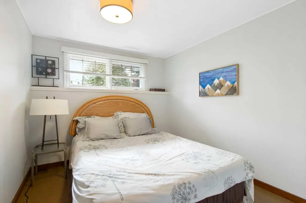 10811 Maplecrest Road SE Calgary AB T2J1Y1