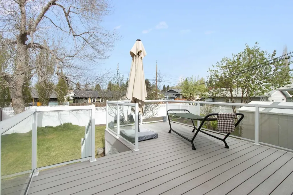 10811 Maplecrest Road SE Calgary AB T2J1Y1