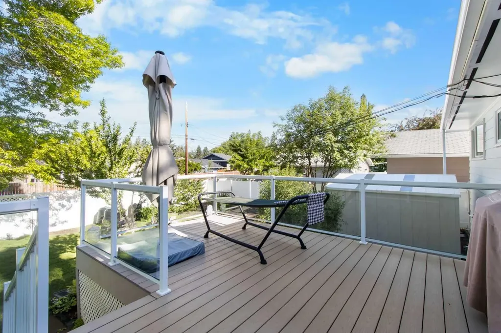 10811 Maplecrest Road SE Calgary AB T2J1Y1