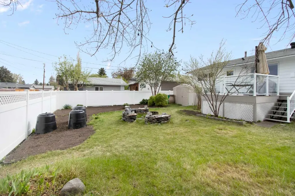 10811 Maplecrest Road SE Calgary AB T2J1Y1