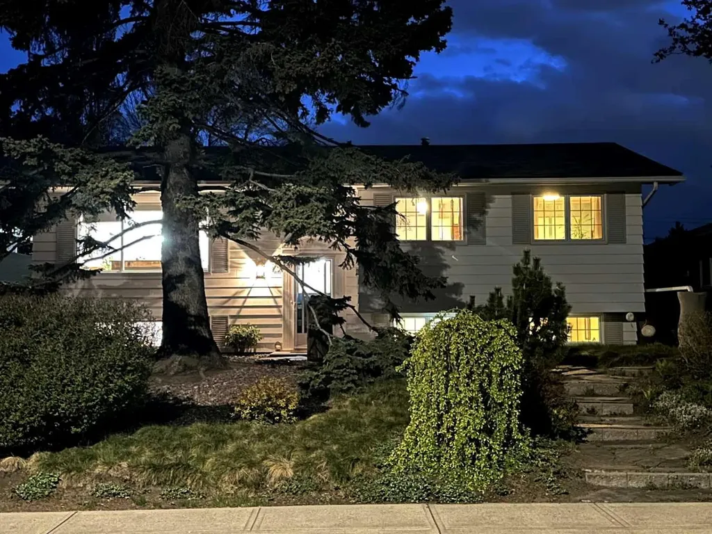 10811 Maplecrest Road SE Calgary AB T2J1Y1