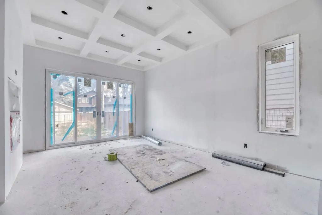420 & 420b 32 Avenue NW Calgary AB T2M 2P9