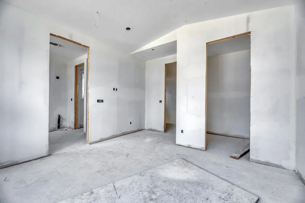 420 & 420b 32 Avenue NW Calgary AB T2M 2P9