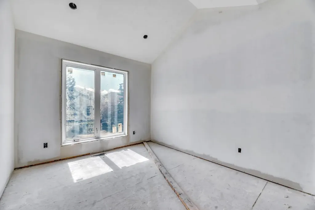 420 & 420b 32 Avenue NW Calgary AB T2M 2P9