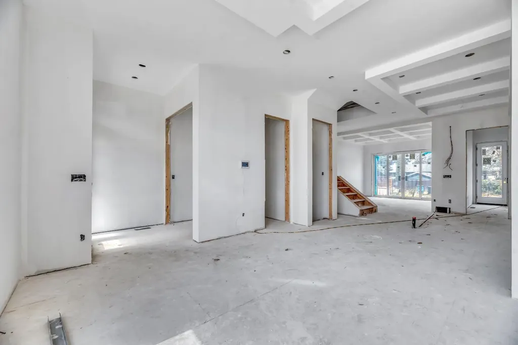 420 & 420b 32 Avenue NW Calgary AB T2M 2P9
