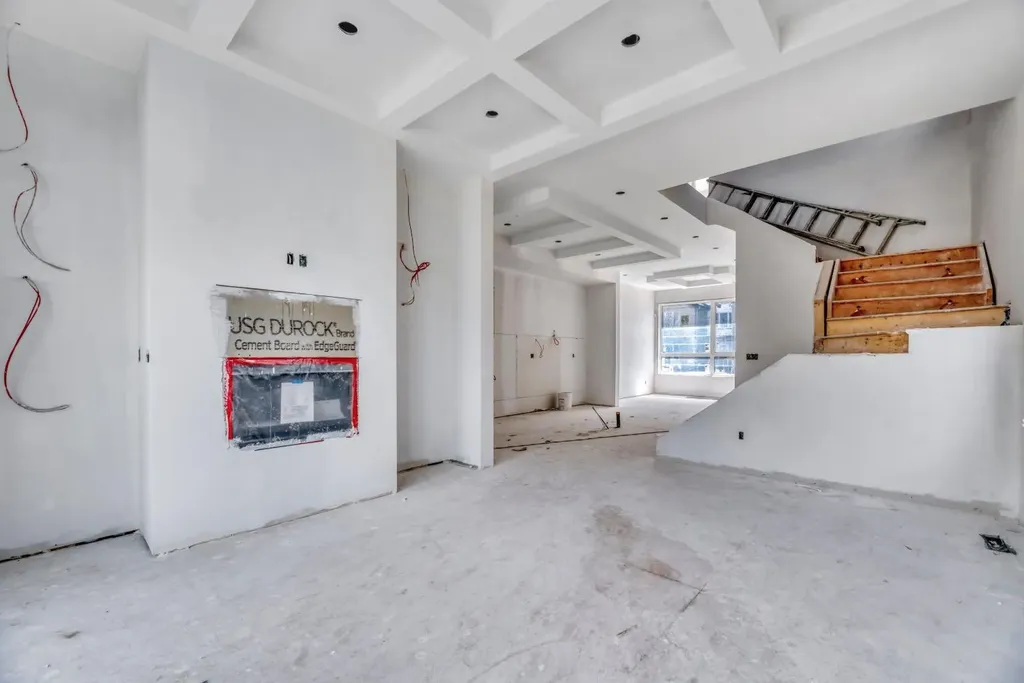 420 & 420b 32 Avenue NW Calgary AB T2M 2P9