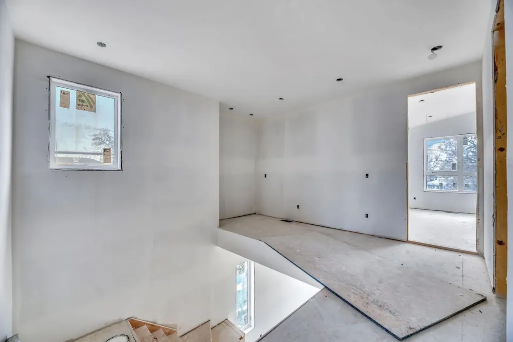 420 & 420b 32 Avenue NW Calgary AB T2M 2P9