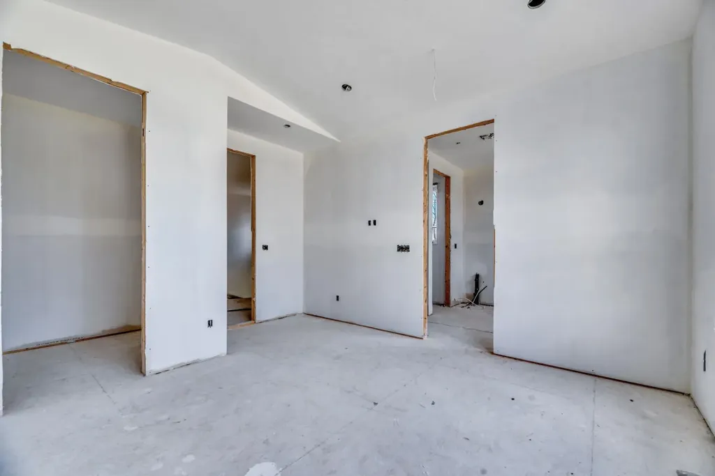 420 & 420b 32 Avenue NW Calgary AB T2M 2P9