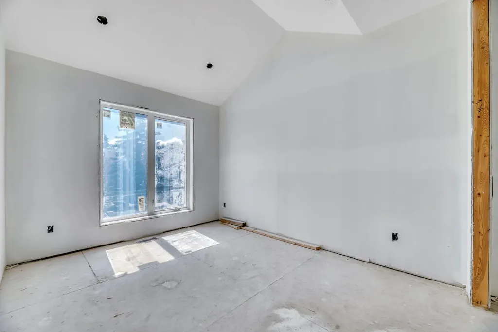 420 & 420b 32 Avenue NW Calgary AB T2M 2P9