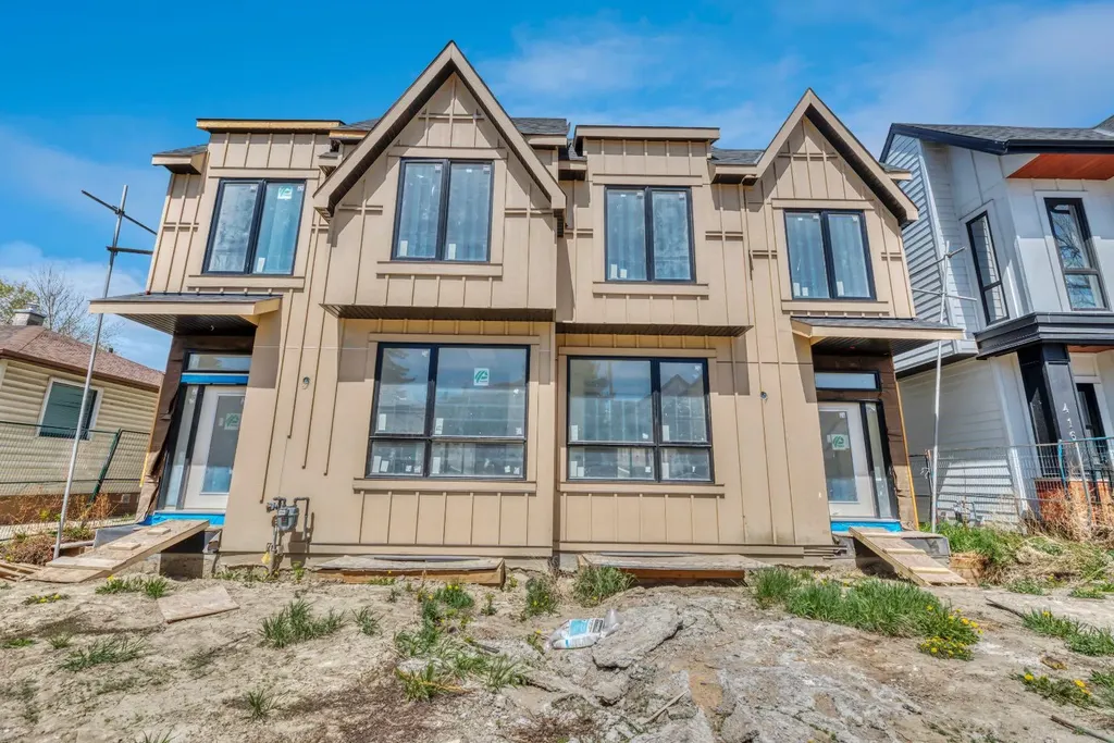 420 & 420b 32 Avenue NW Calgary AB T2M 2P9