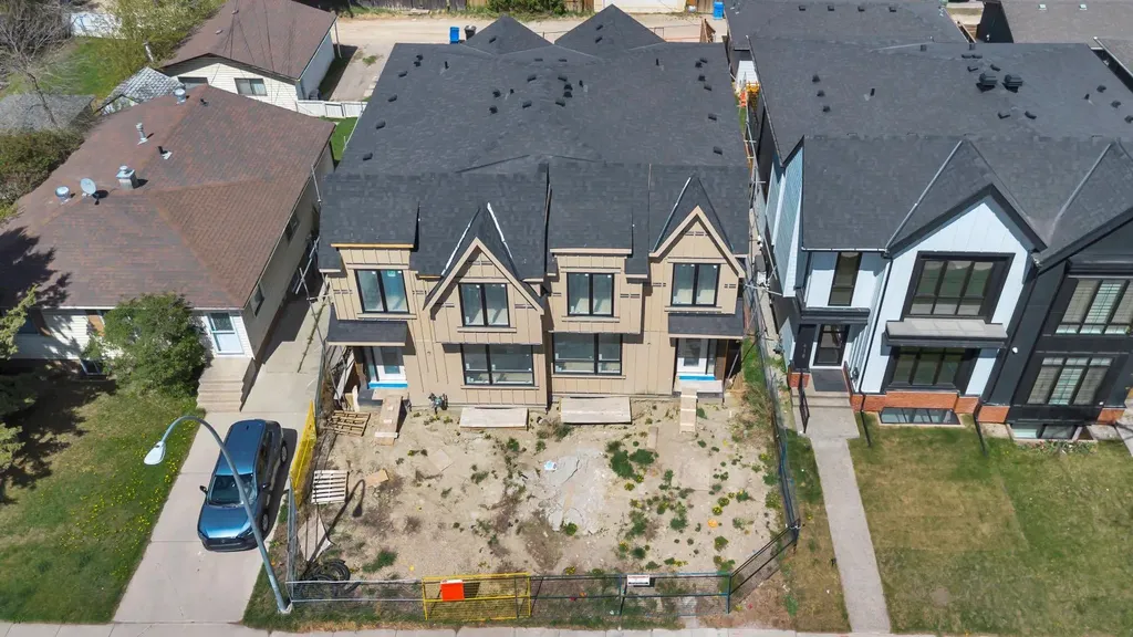 420 & 420b 32 Avenue NW Calgary AB T2M 2P9