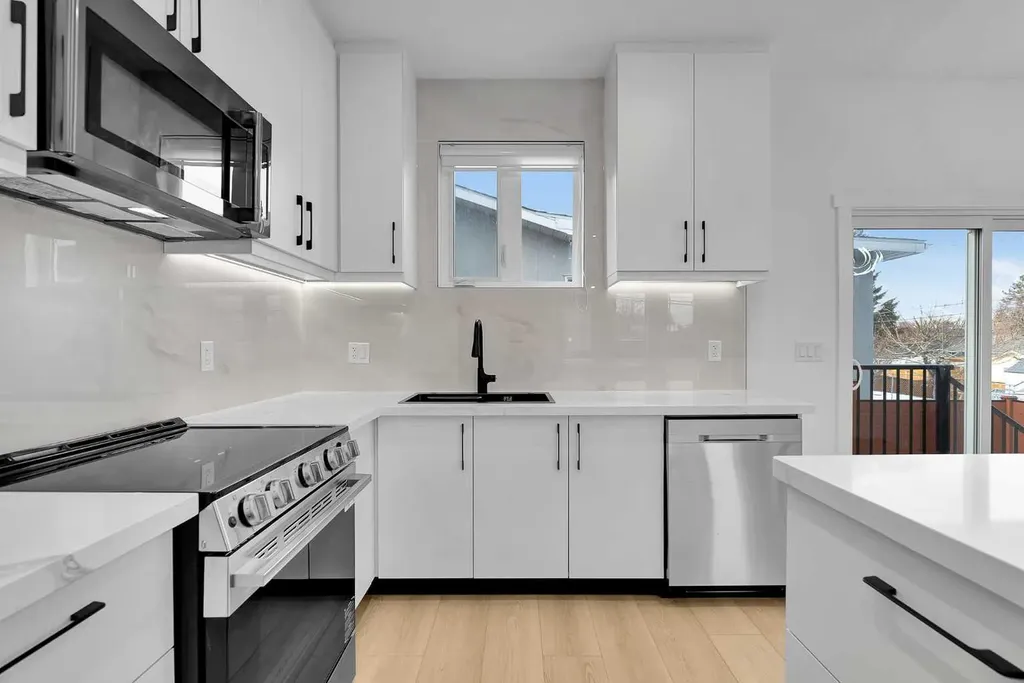 2605 1 Street NE Calgary AB T2E 1X8