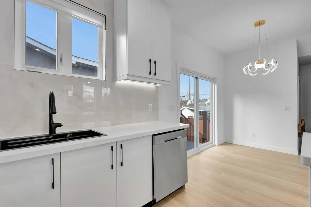 2605 1 Street NE Calgary AB T2E 1X8