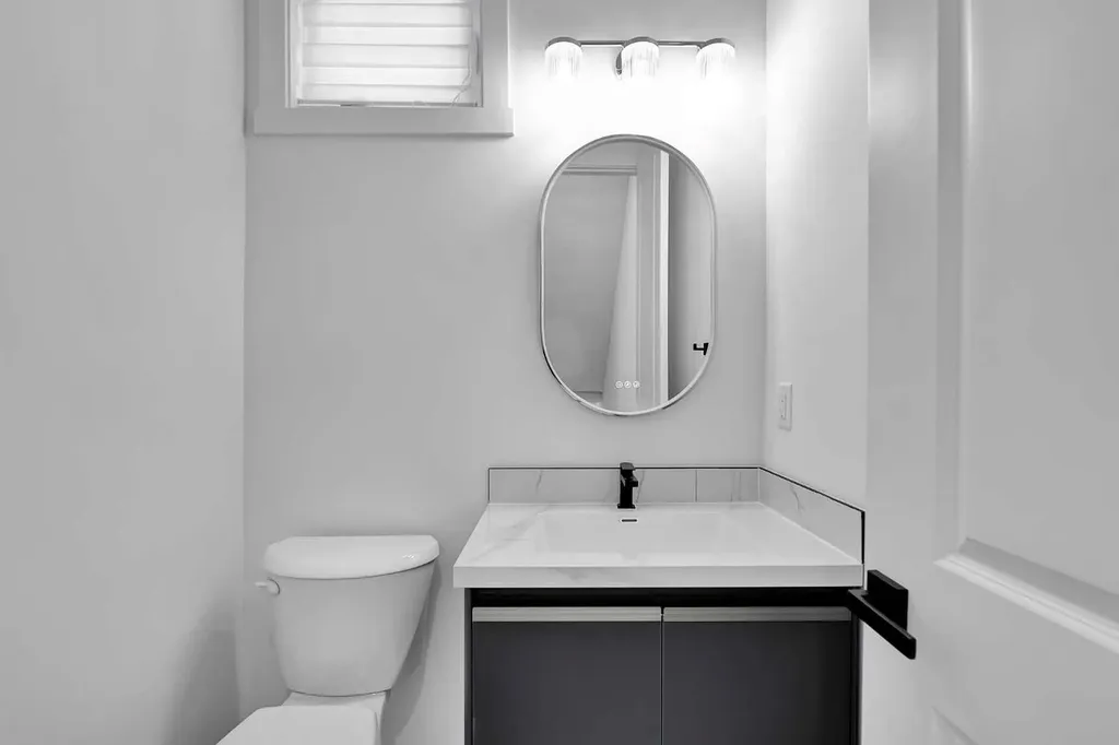 2605 1 Street NE Calgary AB T2E 1X8