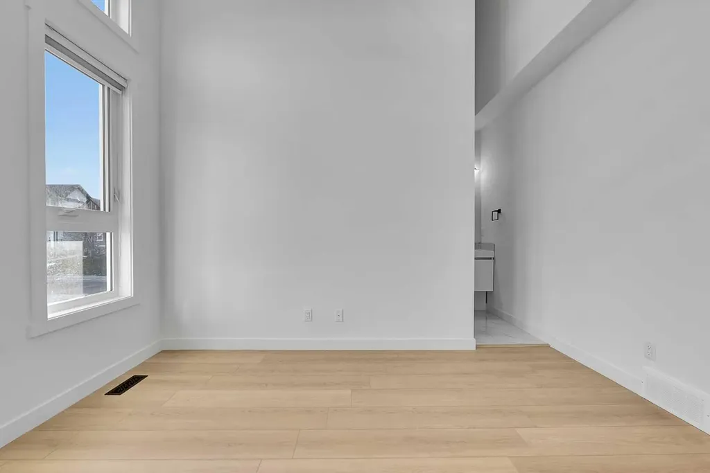 2605 1 Street NE Calgary AB T2E 1X8