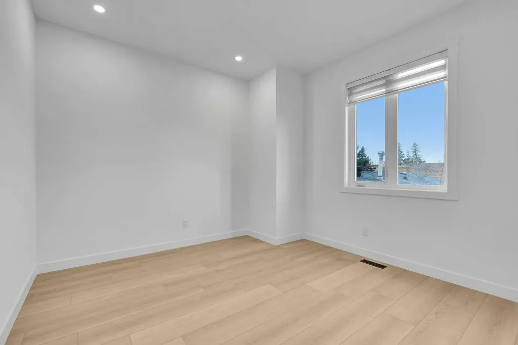 2605 1 Street NE Calgary AB T2E 1X8