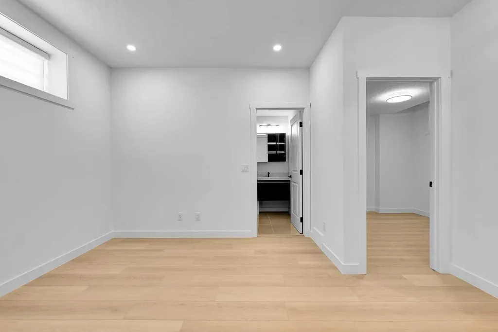 2605 1 Street NE Calgary AB T2E 1X8