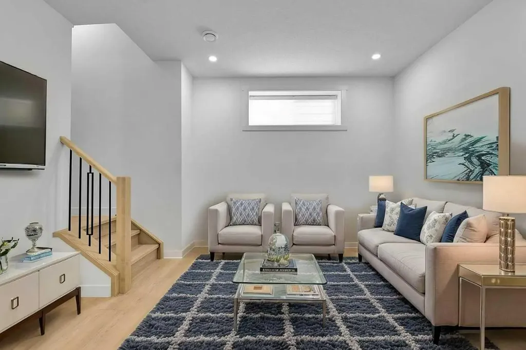 2605 1 Street NE Calgary AB T2E 1X8