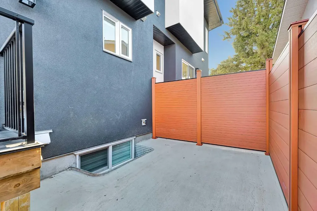 2605 1 Street NE Calgary AB T2E 1X8