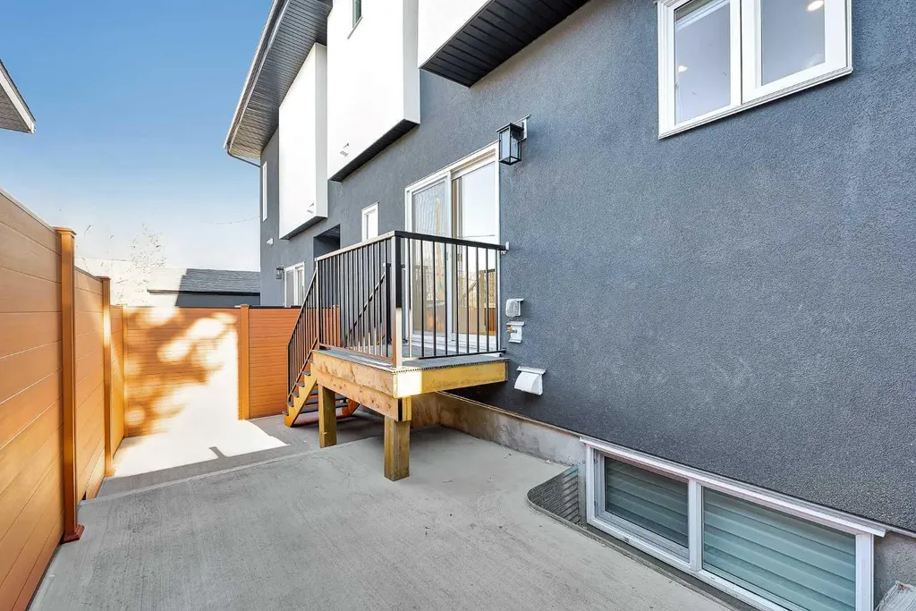2605 1 Street NE Calgary AB T2E 1X8