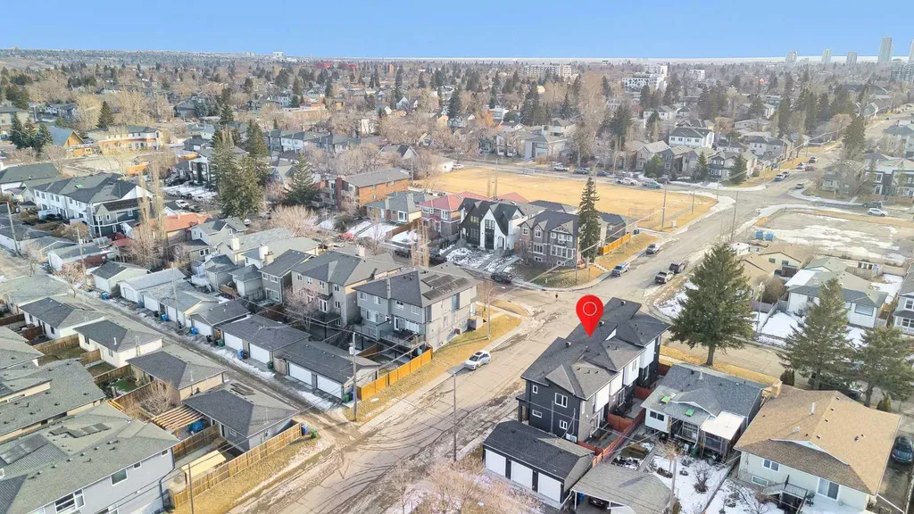 2605 1 Street NE Calgary AB T2E 1X8