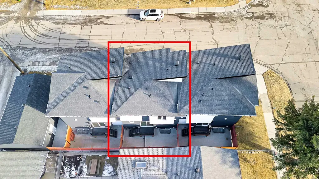2605 1 Street NE Calgary AB T2E 1X8