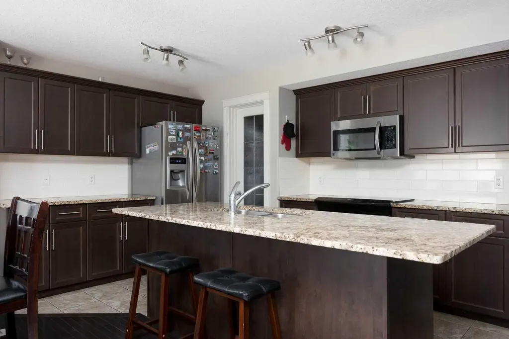 156 Gravelstone Way Fort Mcmurray AB T9K 0S9