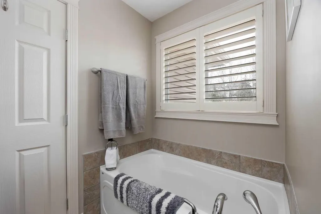 156 Gravelstone Way Fort Mcmurray AB T9K 0S9