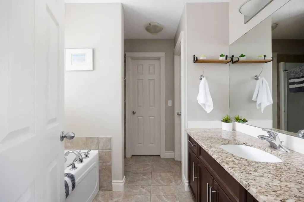 156 Gravelstone Way Fort Mcmurray AB T9K 0S9