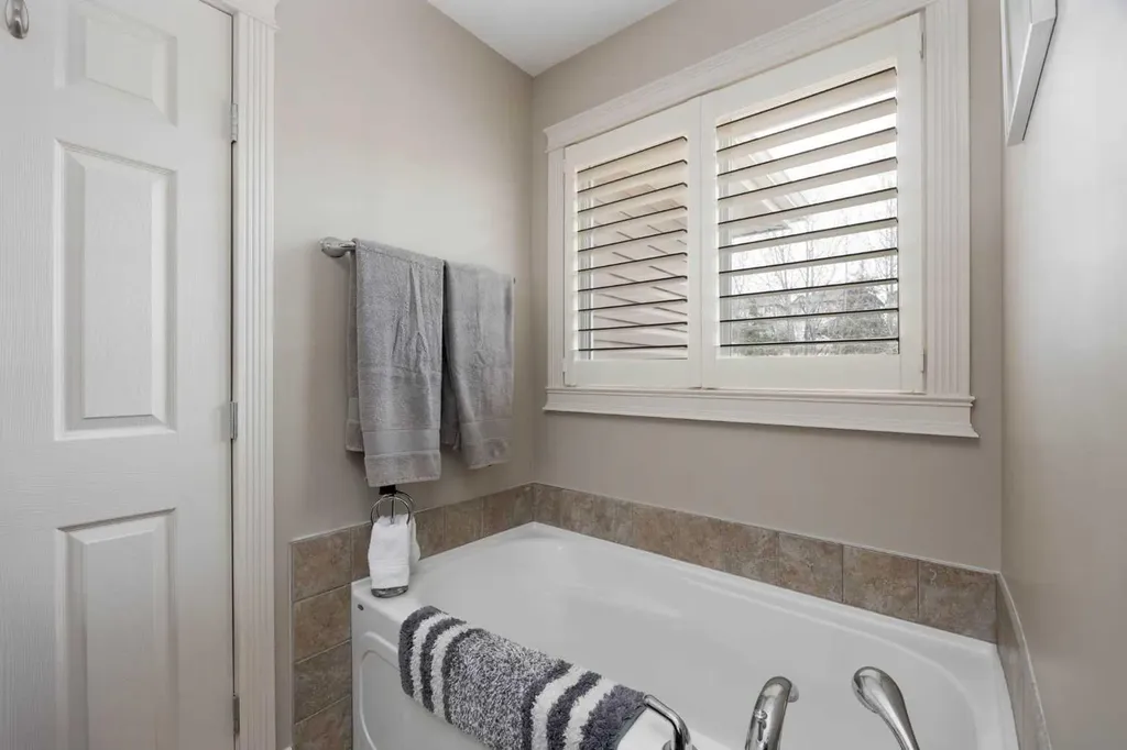 156 Gravelstone Way Fort Mcmurray AB T9K 0S9