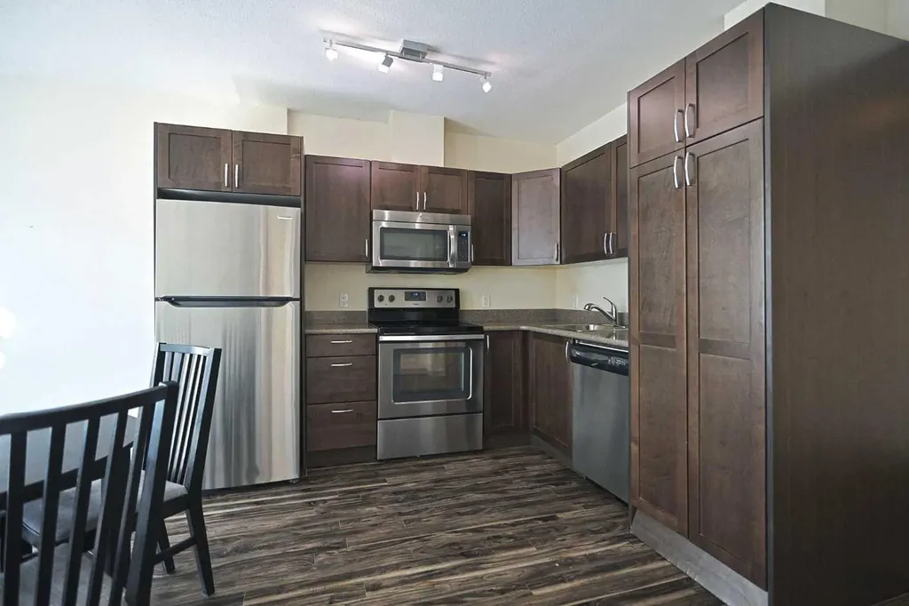 10 Brentwood Common NW Calgary AB T2L 2L6